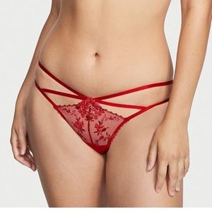 VERY SEXY
Floral Embroidery Cheekini Panty
